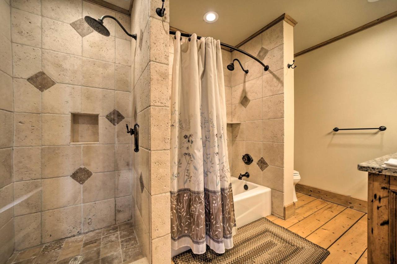 Luxury Cabin Rental In Franklin With Private Hot Tub Exterior photo